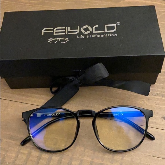 Accessories - Blue light blocking glasses